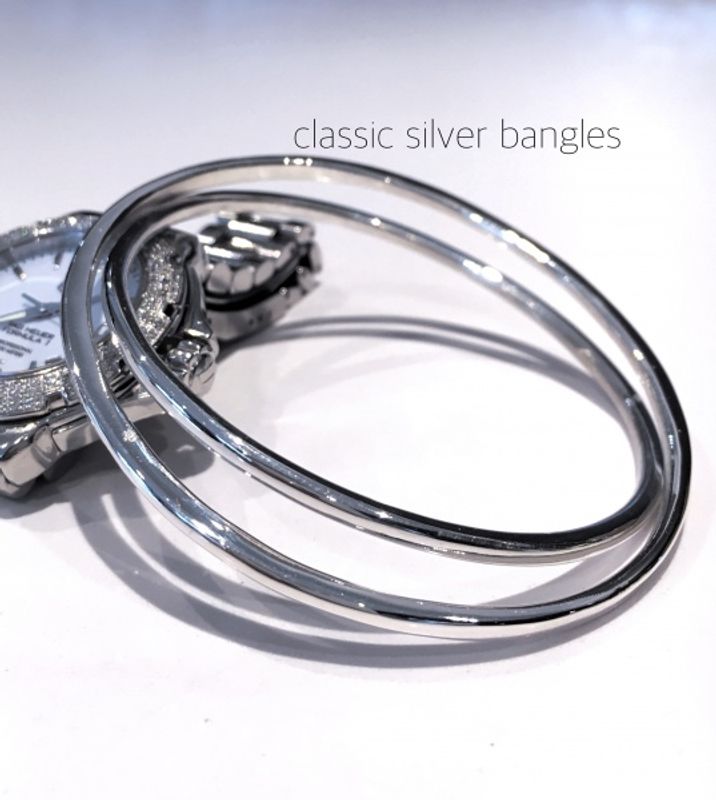 Classic silver bangle