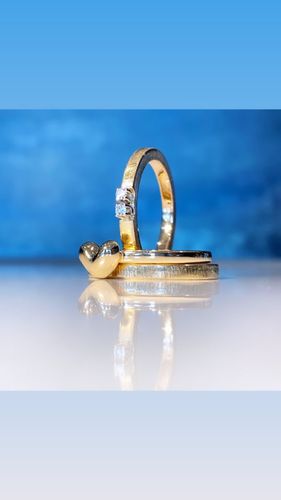 Stableringer i gull med diamanter