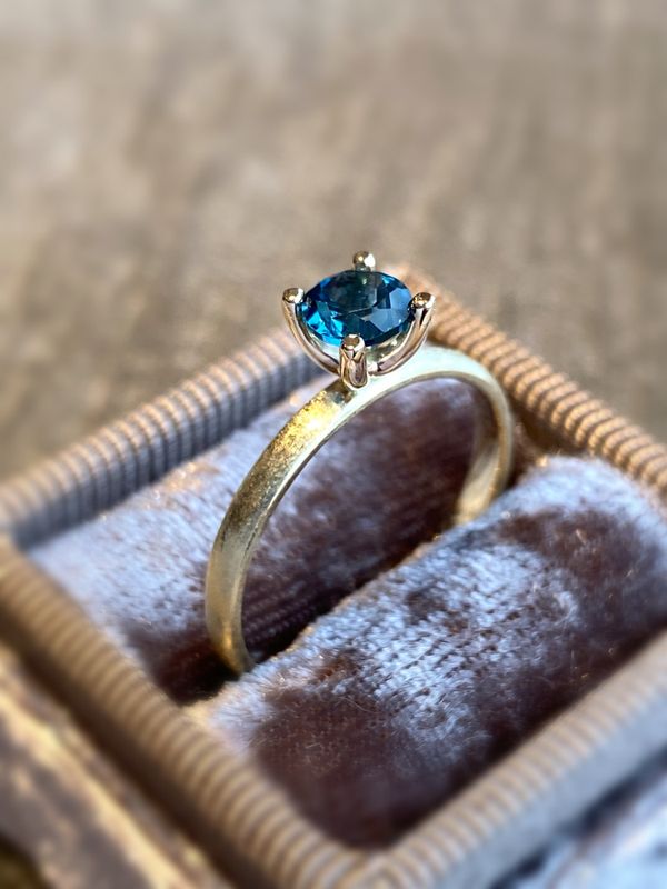 London Blue Topas gullring